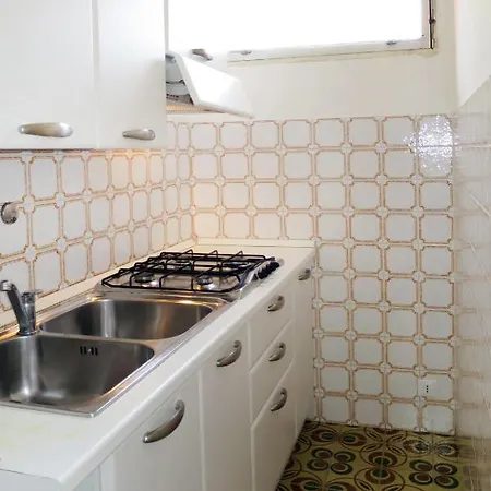 Apartment Locazione Turistica Cormoran - Bib405 *